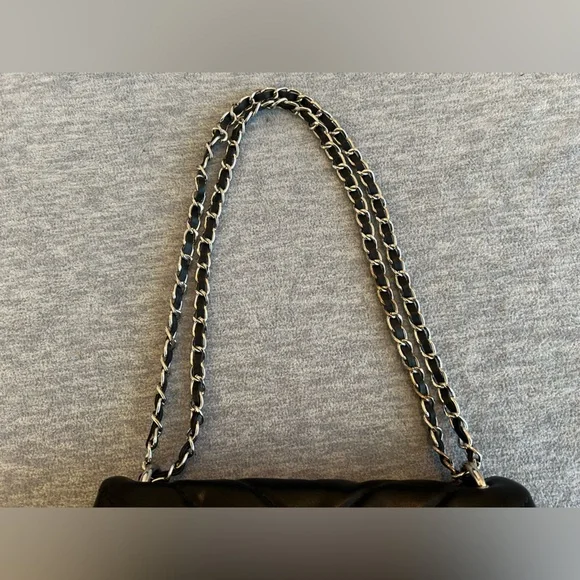 Badgley Mischka Women’s Mini Chevron Crossbody Bag Black Quilted Faux Leather - Picture 5 of 16